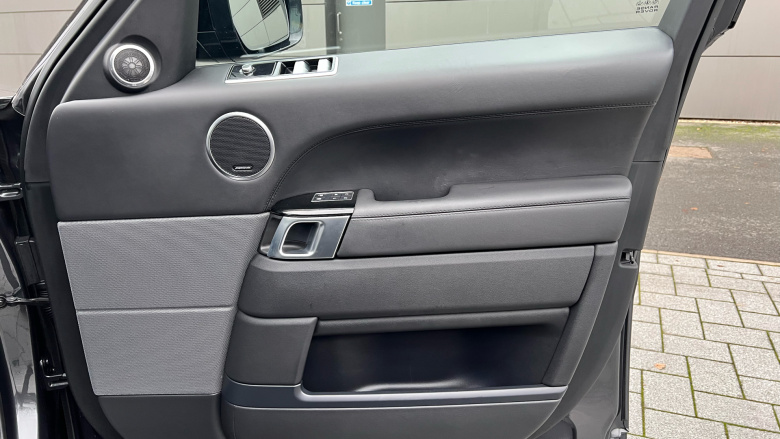 Land Rover Range Rover Sport 3.0 D300 Autobiography Dynamic 5dr Auto Diesel Estate